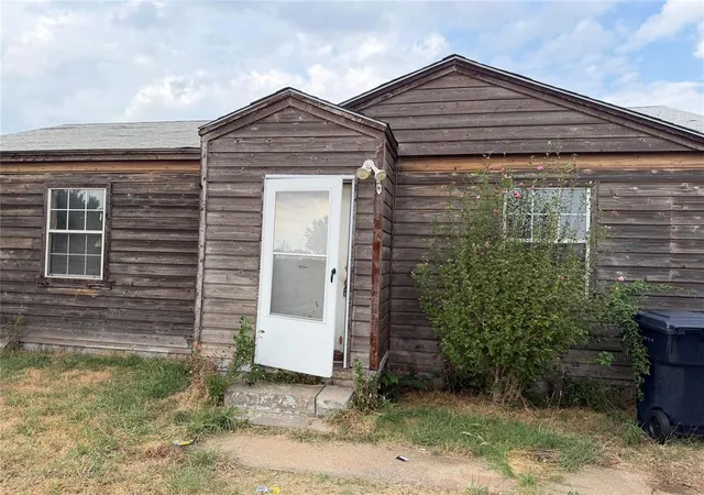 Single family home for sale at 3105 S Independence Ave, Oklahoma City, OK 73119 | MLS# 1248555