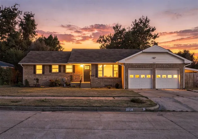 Photo 1 of Single family home for sale at 2903 Meadow Ln, Edmond, OK 73013 | MLS# 1248561 | Listing updated on 2026-10-08