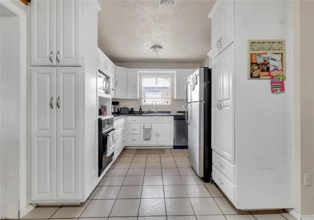 Photo 4 of Single family home for sale at 2505 N Hammond Ave, Oklahoma City, OK 73127 | MLS# 1248566 | Listing updated on 2026-09-19