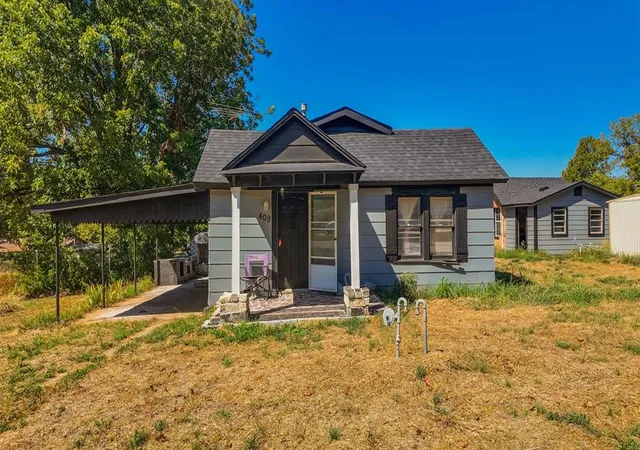 Photo 2 of Single family home for sale at 409 Fir St, Wellston, OK 74881 | MLS# 1248569 | Listing updated on 2026-09-22