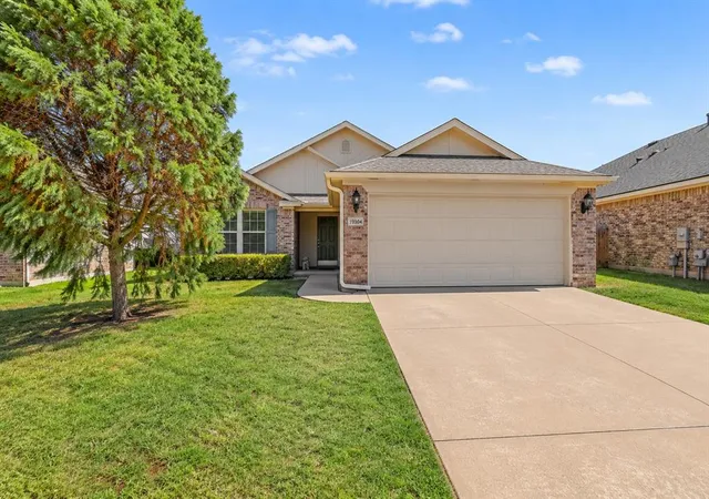 Photo 1 of Single family home for sale at 19104 Visto Dr, Edmond, OK 73012 | MLS# 1248575 | Listing updated on 2026-09-17