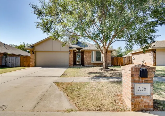 Photo 3 of Single family home for sale at 2176 Melody Dr, Edmond, OK 73012 | MLS# 1248576 | Listing updated on 2026-10-05