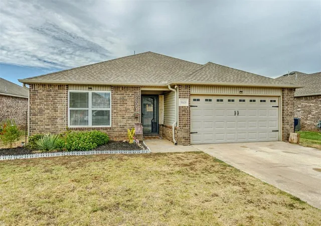 Single family home for sale at 9609 High Noon Rd, Yukon, OK 73099 | MLS# 1248584