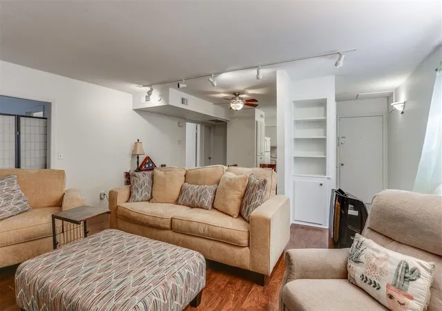 Photo 2 of Condo for sale at 6732 N Meridian Ave, Oklahoma City, OK 73116 | MLS# 1248587 | Listing updated on 2026-09-12