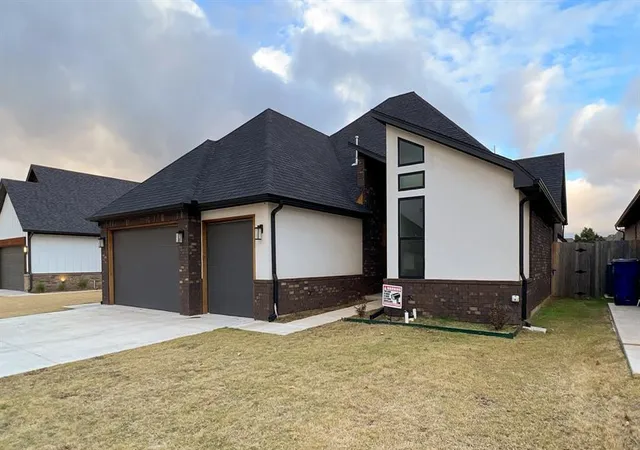 Photo 2 of Sale Pending at 621 E Barajas Ter, Mustang, OK 73064 | MLS# 1248592 | Listing updated on 2026-10-08