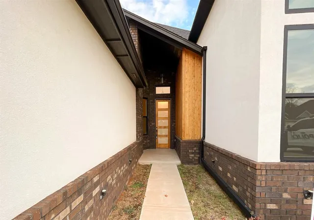 Photo 3 of Sale Pending at 621 E Barajas Ter, Mustang, OK 73064 | MLS# 1248592 | Listing updated on 2026-10-08