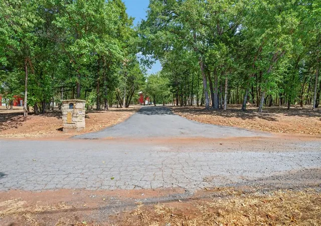 Photo 3 of Single family home for sale at 11170 Cindy Ln, Guthrie, OK 73044 | MLS# 1248632 | Listing updated on 2026-09-18