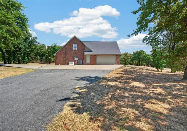 Photo 3 of Single family home for sale at 11170 Cindy Ln, Guthrie, OK 73044 | MLS# 1248632 | Listing updated on 2026-09-18