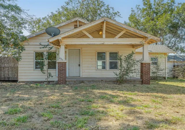 Single family home for sale at 18198 E 680 Road, Crescent, OK 73028 | MLS# 1248634 | Listing updated on 2026-09-13