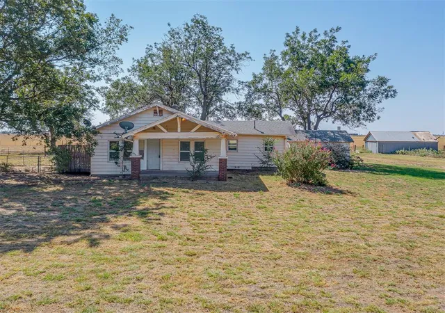 Single family home for sale at 18198 E 680 Road, Crescent, OK 73028 | MLS# 1248634 | Listing updated on 2026-09-13