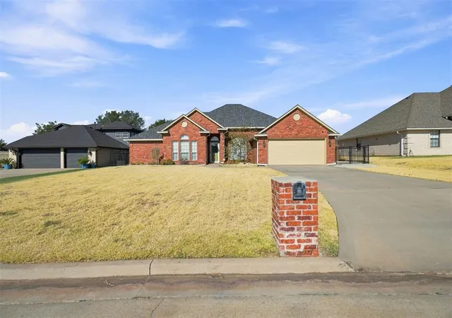 Single family home for sale at 1607 SW Edward Cir, Lawton, OK 73505 | MLS# 1248635