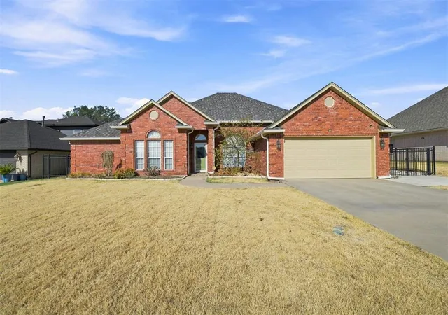 Photo 2 of Single family home for sale at 1607 Sw Edward Cir, Lawton, OK 73505 | MLS# 1248635 | Listing updated on 2026-10-05