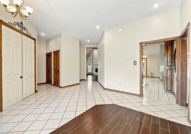 Photo 4 of Single family home for sale at 1607 SW Edward Cir, Lawton, OK 73505 | MLS# 1248635 | Listing updated on 2026-10-05