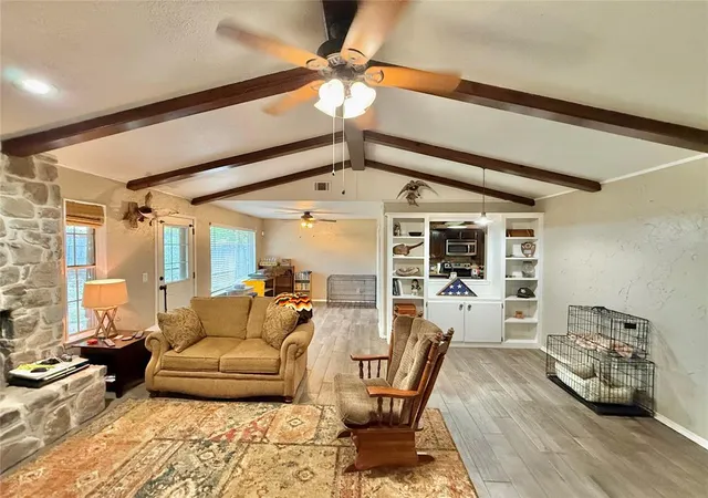 Photo 3 of Sale Pending at 17 Oak Hl Rd, Shawnee, OK 74804 | MLS# 1248646 | Listing updated on 2026-09-13