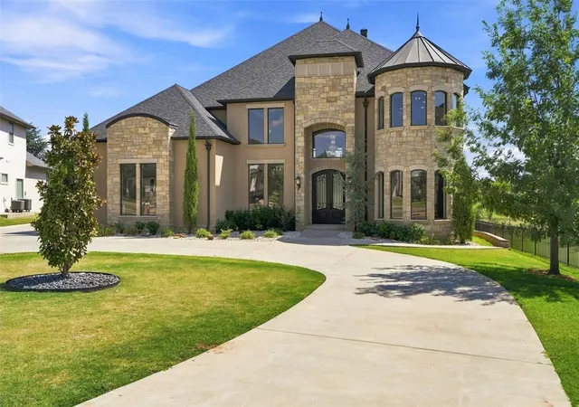 Photo 3 of Mansion for sale at 17804 Blue Heron Ct, Edmond, OK 73012 | MLS# 1248649 | Listing updated on 2026-10-07