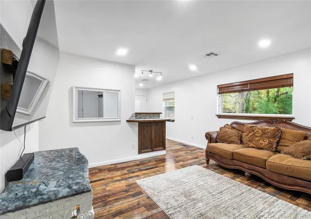 Photo 4 of Single family home for sale at 1138 E Alice St, Shawnee, OK 74801 | MLS# 1248698 | Listing updated on 2026-09-12