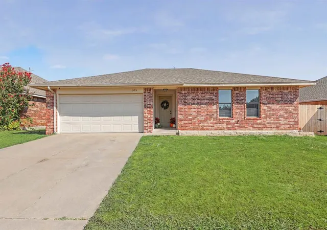 Photo 1 of Single family home for sale at 809 Nw 18th Street, Moore, OK 73160 | MLS# 1248701 | Listing updated on 2026-09-14