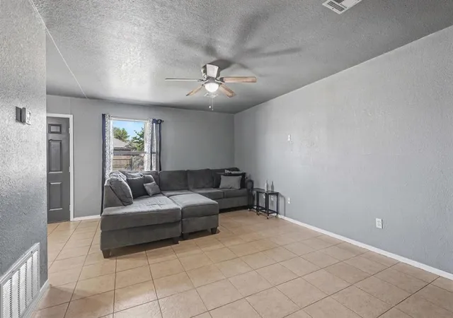Photo 3 of Single family home for sale at 809 Nw 18th Street, Moore, OK 73160 | MLS# 1248701 | Listing updated on 2026-09-14