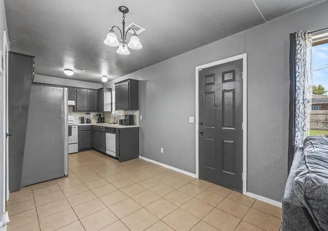 Photo 4 of Single family home for sale at 809 NW 18th Street, Moore, OK 73160 | MLS# 1248701 | Listing updated on 2026-09-14