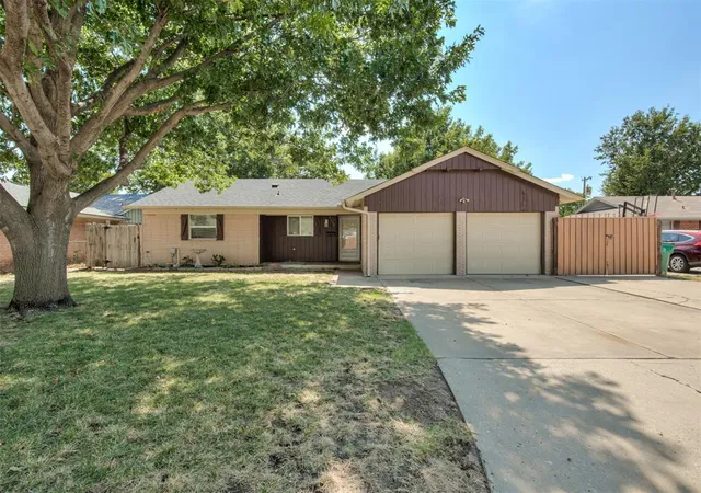 Photo 2 of Single family home for sale at 4308 Nw 54th Street, Oklahoma City, OK 73112 | MLS# 1248703 | Listing updated on 2026-09-12