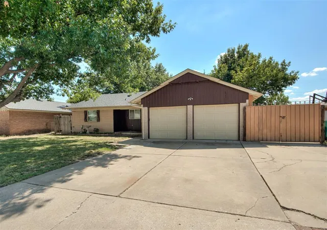 Photo 3 of Single family home for sale at 4308 Nw 54th Street, Oklahoma City, OK 73112 | MLS# 1248703 | Listing updated on 2026-09-12