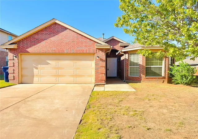 Photo 2 of Single family home for sale at 11237 Nw 97th Street, Yukon, OK 73099 | MLS# 1248704 | Listing updated on 2026-09-12