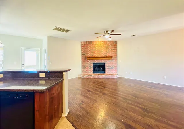 Photo 4 of Single family home for sale at 11237 NW 97th Street, Yukon, OK 73099 | MLS# 1248704 | Listing updated on 2026-09-12