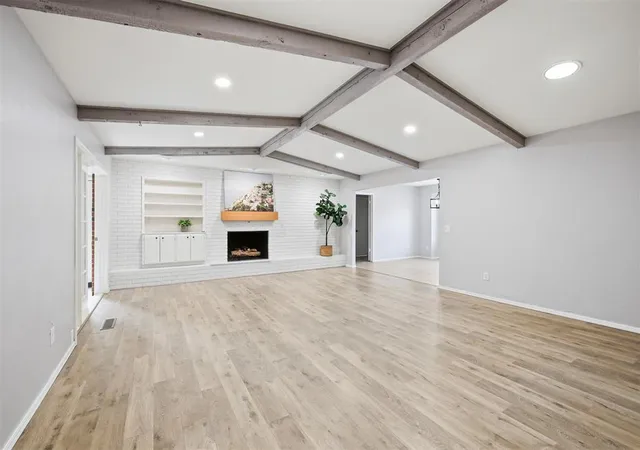 Photo 3 of Single family home for sale at 11817 W Edgemont Cir, Oklahoma City, OK 73162 | MLS# 1248709 | Listing updated on 2026-09-12