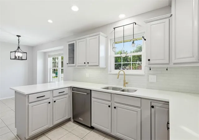 Photo 3 of Single family home for sale at 11817 W Edgemont Cir, Oklahoma City, OK 73162 | MLS# 1248709 | Listing updated on 2026-09-12
