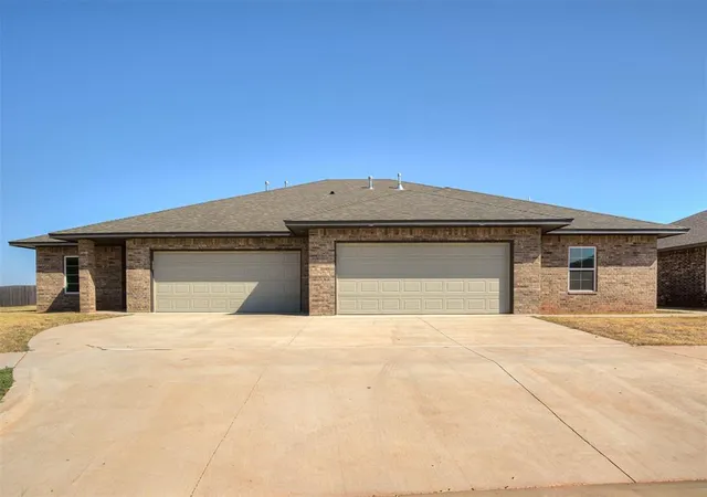 Listing Photo 4 - Condo for sale in building located at 5113 Brooke Rd, Tuttle, OK 73089