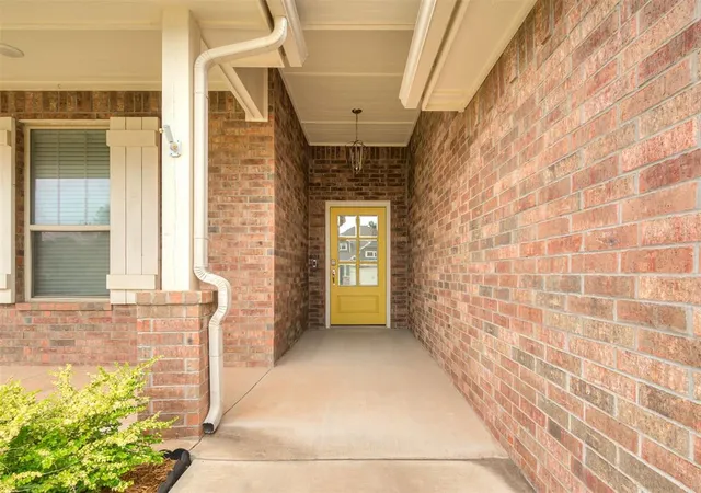 Photo 2 of Sale Pending at 7933 Sweetgum St, Edmond, OK 73034 | MLS# 1248722 | Listing updated on 2026-10-19