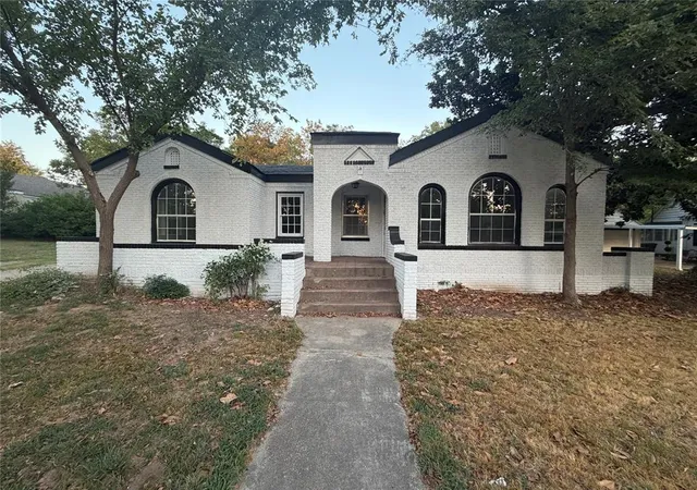 Photo 1 of Single family home for sale at 1107 Blf View Dr, Wewoka, OK 74884 | MLS# 1248725 | Listing updated on 2026-09-16