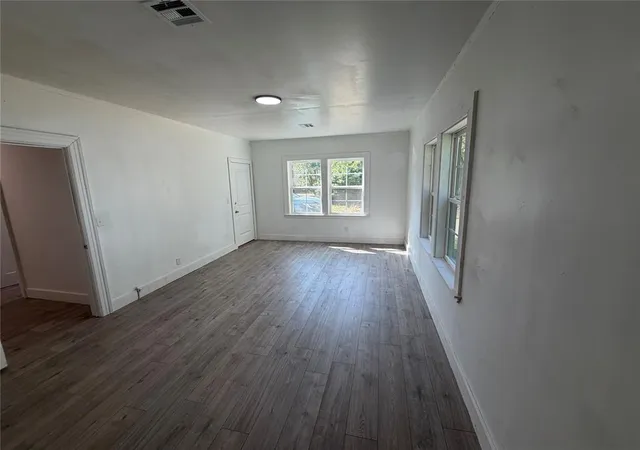 Photo 3 of Single family home for sale at 1107 Blf View Dr, Wewoka, OK 74884 | MLS# 1248725 | Listing updated on 2026-09-16