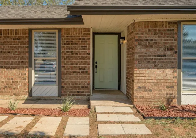Photo 3 of Single family home for sale at 20031 Timberidge Rd, Harrah, OK 73045 | MLS# 1248726 | Listing updated on 2026-09-22