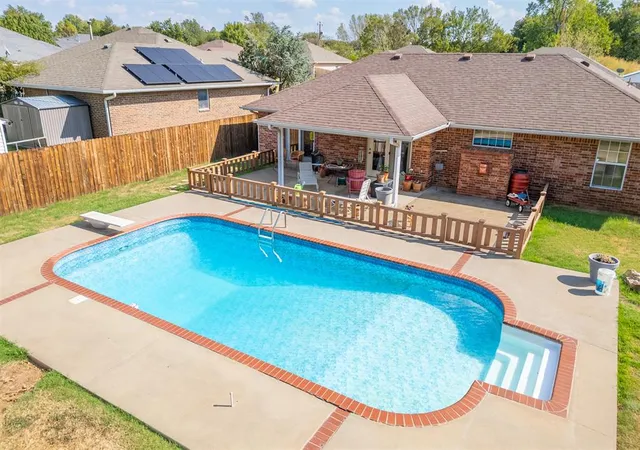 Photo 1 of Single family home for sale at 2204 Gray Dove Dr, Shawnee, OK 74804 | MLS# 1248733 | Listing updated on 2026-10-05