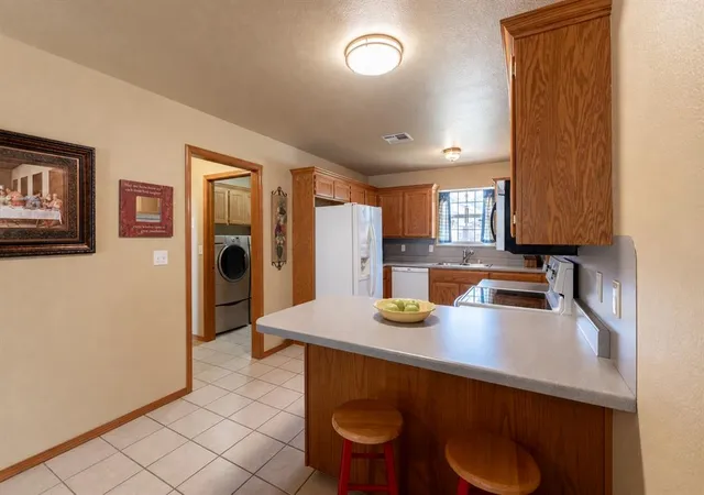 Photo 3 of Single family home for sale at 2204 Gray Dove Dr, Shawnee, OK 74804 | MLS# 1248733 | Listing updated on 2026-10-05