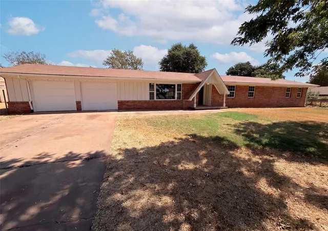 Photo 1 of Single family home for sale at 5320 Beverly Dr, Guthrie, OK 73044 | MLS# 1248738 | Listing updated on 2026-09-15