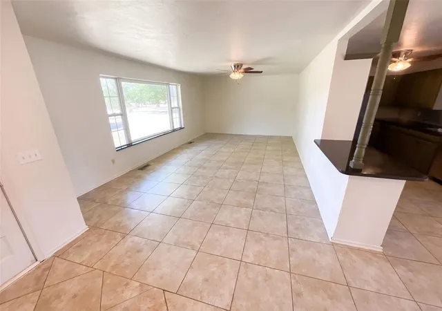 Photo 3 of Single family home for sale at 5320 Beverly Dr, Guthrie, OK 73044 | MLS# 1248738 | Listing updated on 2026-09-15