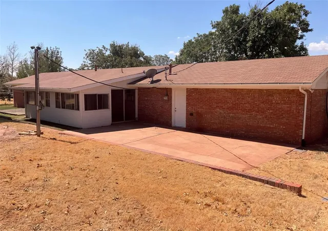 Photo 4 of Single family home for sale at 5320 Beverly Dr, Guthrie, OK 73044 | MLS# 1248738 | Listing updated on 2026-09-15
