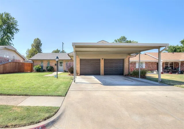 Photo 1 of Single family home for sale at 214 Tanglewood Dr, Yukon, OK 73099 | MLS# 1248751 | Listing updated on 2026-09-15