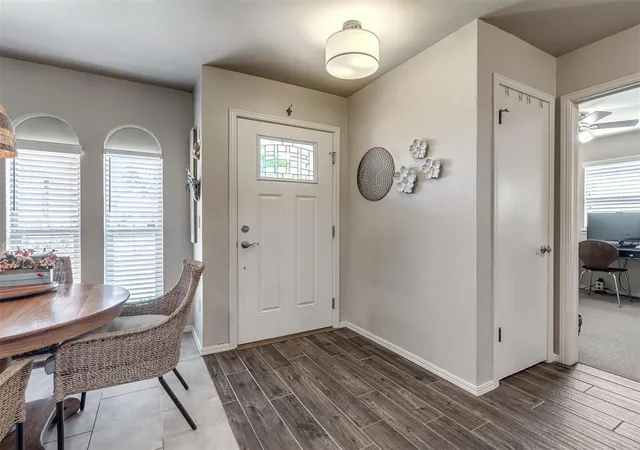 Photo 4 of Single family home for sale at 214 Tanglewood Dr, Yukon, OK 73099 | MLS# 1248751 | Listing updated on 2026-09-15
