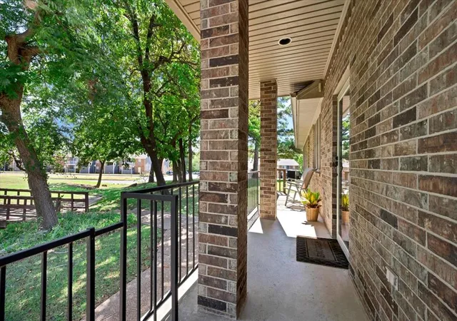 Photo 3 of Sale Pending at 303 Woodcreek Rd, Edmond, OK 73034 | MLS# 1248752 | Listing updated on 2026-10-03