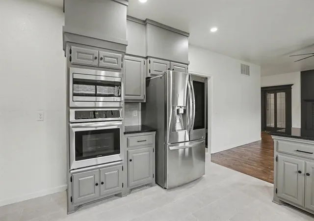Photo 3 of Single family home for sale at 2801 Nw 159th Street, Edmond, OK 73013 | MLS# 1248765 | Listing updated on 2026-10-14