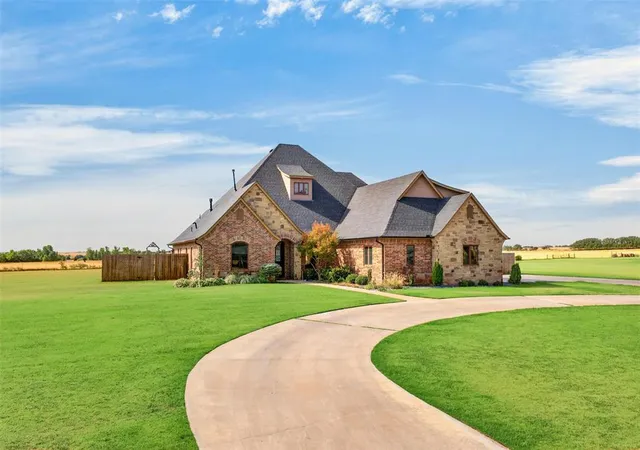 Photo 2 of Single family home for sale at 608 Edgewood Rd St, Canute, OK 73626 | MLS# 1248772 | Listing updated on 2026-09-28