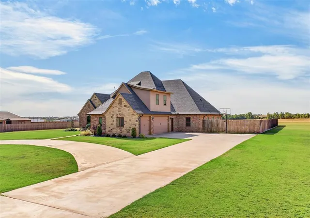 Photo 3 of Single family home for sale at 608 Edgewood Rd St, Canute, OK 73626 | MLS# 1248772 | Listing updated on 2026-09-28