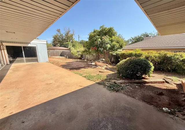 Photo 25 of Single family home for sale at 401 Lakeside Dr, Altus, OK 73521 | MLS# 1248773 | Listing updated on 2026-09-12