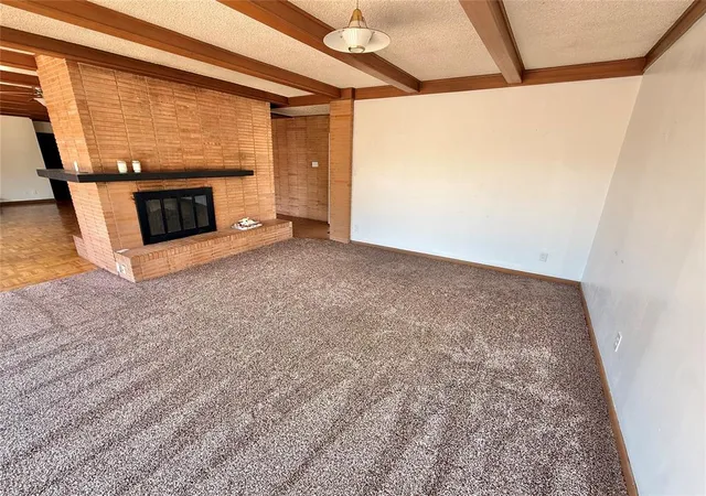 Photo 3 of Single family home for sale at 401 Lakeside Dr, Altus, OK 73521 | MLS# 1248773 | Listing updated on 2026-09-12