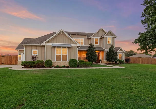 Photo 3 of Single family home for sale at 10690 N Country Dr, Edmond, OK 73034 | MLS# 1248776 | Listing updated on 2026-10-09