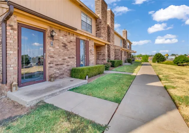 Photo 2 of Condo for sale at 812 Two Forty Pl, Oklahoma City, OK 73139 | MLS# 1248779 | Listing updated on 2026-09-12