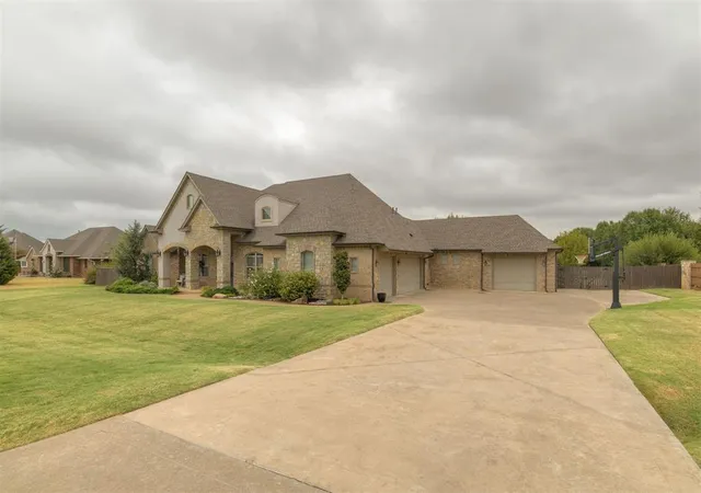 Photo 3 of Single family home for sale at 3600 Wimberley Crk Dr, Yukon, OK 73099 | MLS# 1248780 | Listing updated on 2026-09-23